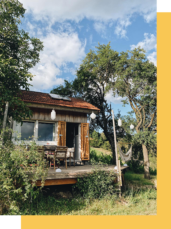 Anischt einer idyllischen Weinbergshütte